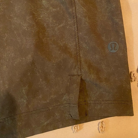 Lululemon Zeroed In Linerless Short 7" - Picture 3 of 5